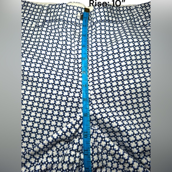 Land's End Fit 2  Bermuda Golf Shorts Geometric White & Blue Style Size 14 EUC - Picture 9 of 11